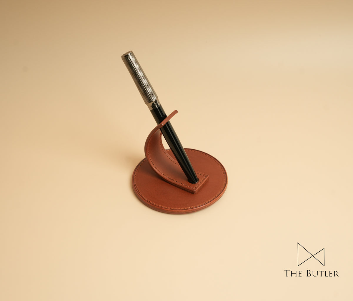 Luxury leather pen stand crafted from Conceria Walpier Buttero leather. Perfect for desk styling and pen storage. Available at The Butler