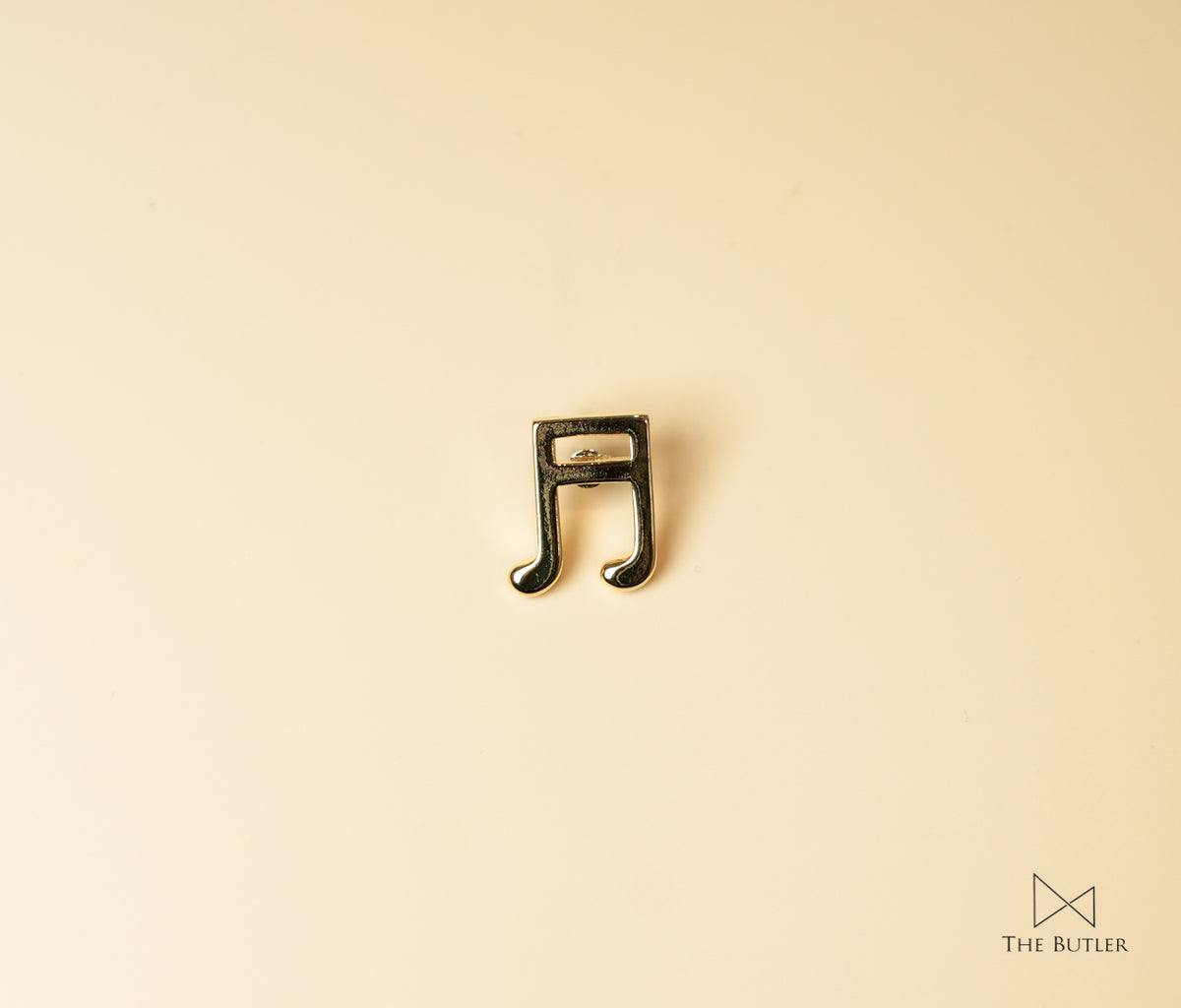 Merle Gold Music Lapel Pin