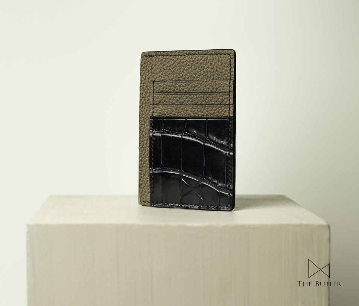 Cardholder V4 - Dark Blue Alligator and Grey Togo Leather